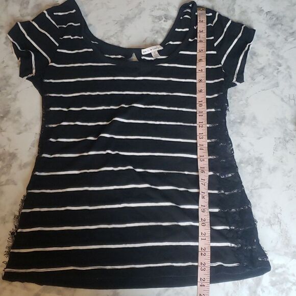 Black and White Striped top - Picture 6 of 6